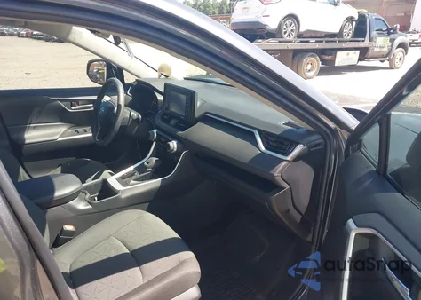 2022 Toyota Rav4 Xle z USA, uszkodzony, nr VIN 2T3P1RFV9NW322402